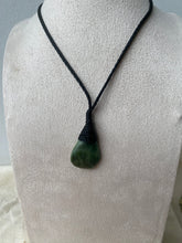 Load image into Gallery viewer, Tumbled Pendants – Pounamu Lashing Binding 3