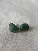 Load image into Gallery viewer, Tumbled Stud Earrings – Pounamu