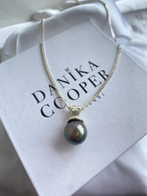 Load image into Gallery viewer, Atu (woven basket) Necklace