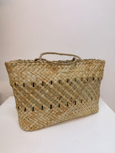 Load image into Gallery viewer, Kete whakairo - natural