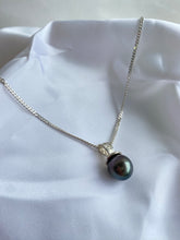 Load image into Gallery viewer, Atu (woven basket) Necklace