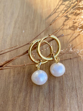 Load image into Gallery viewer, Pearl Huggies