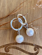 Load image into Gallery viewer, Pearl Huggies