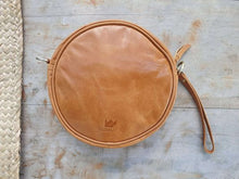 Load image into Gallery viewer, Canteen Crossbody - Vintage Tan
