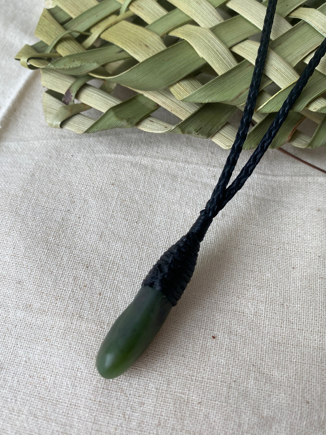 Tumbled Pendants – Pounamu Lashing Binding 2