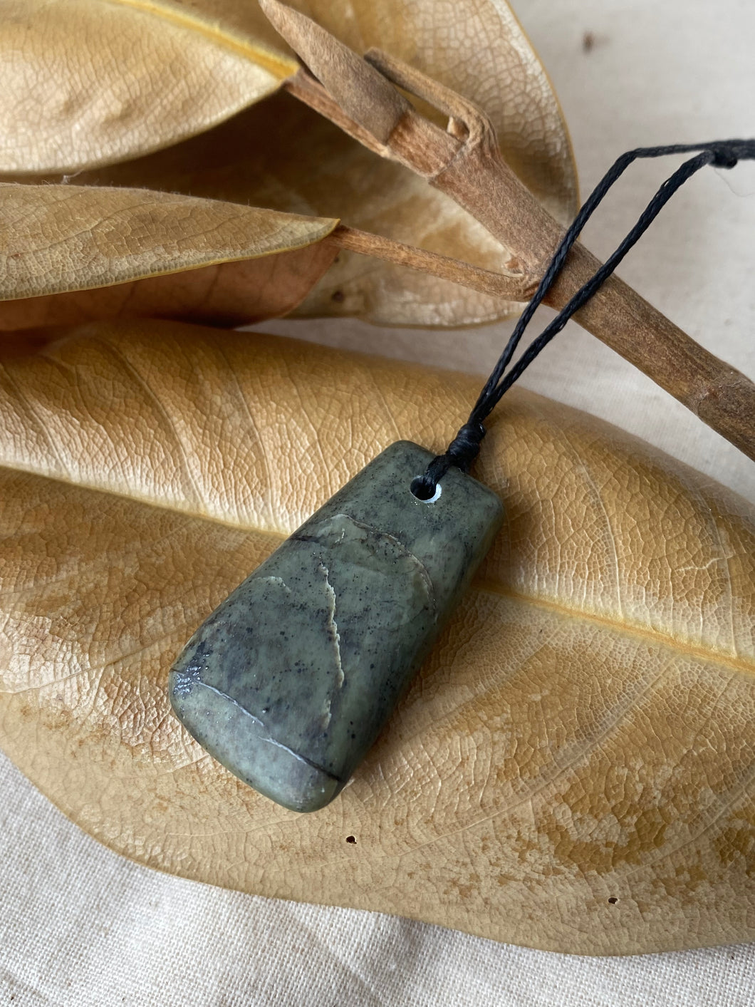 Toki Pounamu - Dark Inanga