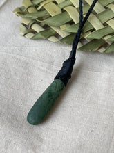 Load image into Gallery viewer, Tumbled Pendants – Pounamu Lashing Binding 1
