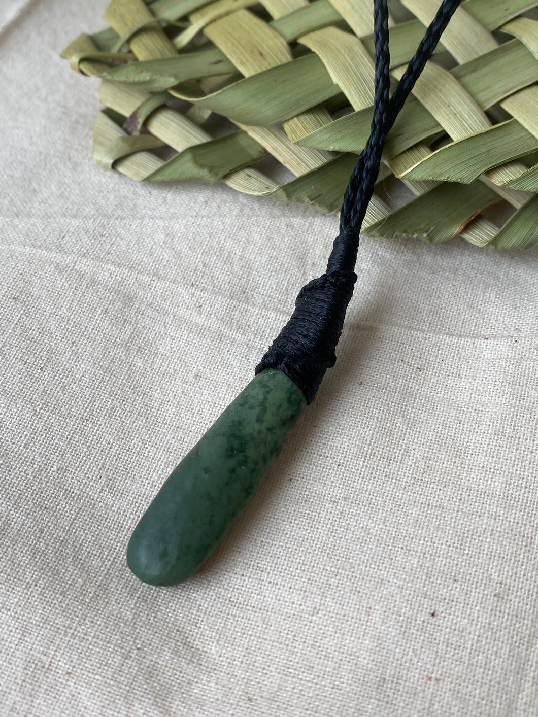 Tumbled Pendants – Pounamu Lashing Binding 1