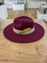 Load image into Gallery viewer, Potae Collection (Waireti Violet)
