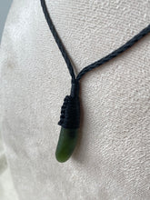 Load image into Gallery viewer, Tumbled Pendants – Pounamu Lashing Binding 2
