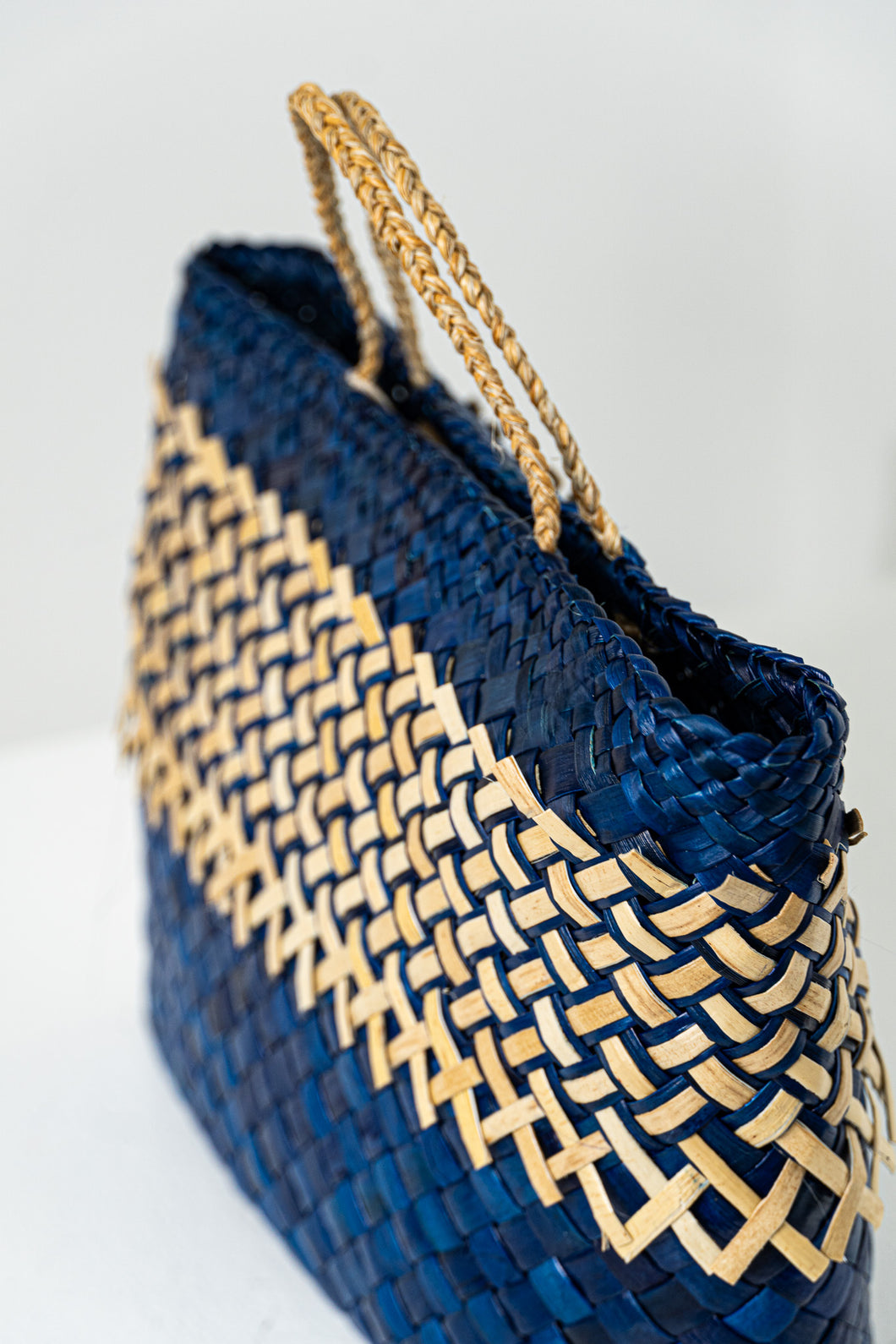 Kete Whakairo - Kahurangi/Blue (Linda Biddle)