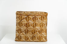 Load image into Gallery viewer, Kete Whakairo - Tahi (Te manuariki)
