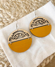 Load image into Gallery viewer, Mangopare Earrings
