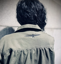 Load image into Gallery viewer, Mana Patch Jacket - Army (Womens crop)
