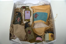Load image into Gallery viewer, Te ao whetu marama - Gift pack (Large)
