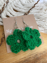 Load image into Gallery viewer, Green Putiputi -Crochet Earrings
